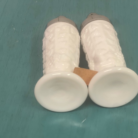 Vintage 1960s Westmoreland Milk Glass "Harvest Grape Pattern"Mid Century Mo - Picture 3 of 3